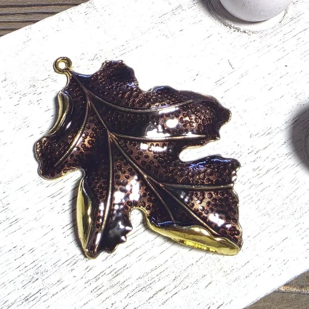 Coppery Brown Enamel on Gold Tone Alloy 3D Textured Large Autumn Leaf Pendant - Picture 3 of 8